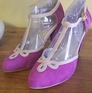 Seychelles "All Dressed Up" T- strap Pump,  sz 7.5